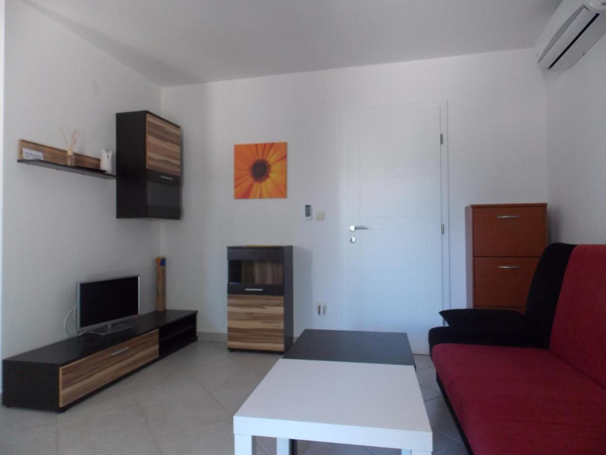 Apartments Fila ノヴァリャ エクステリア 写真
