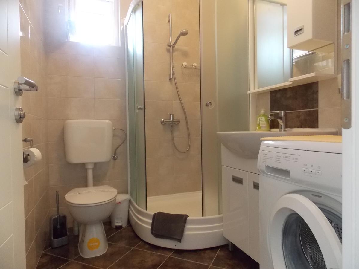 Apartments Fila ノヴァリャ エクステリア 写真